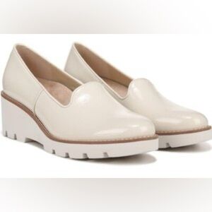 Vionic Cream Women's Platform Loafers | Size 9